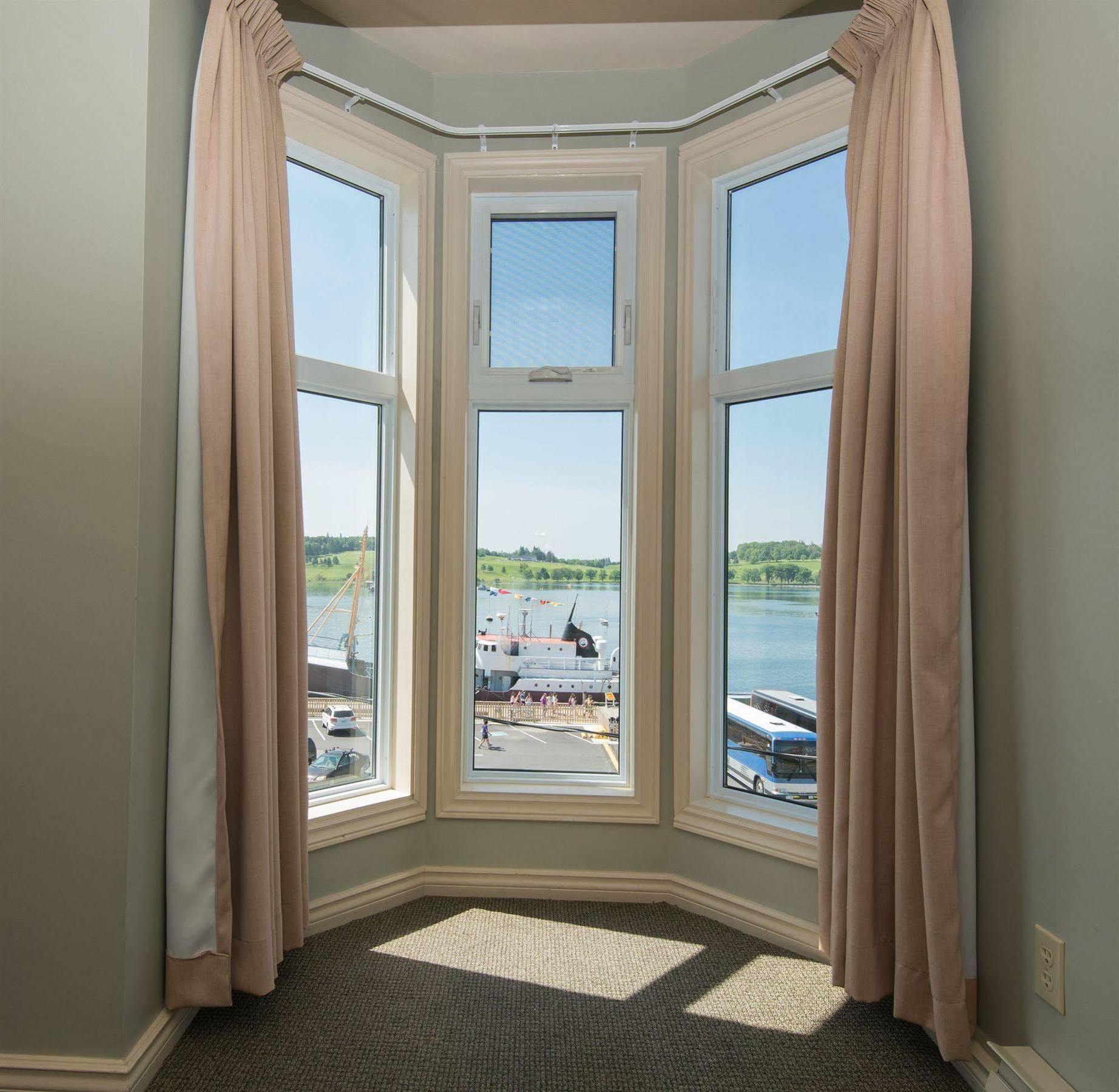 Brigantine Inn Lunenburg Exteriör bild